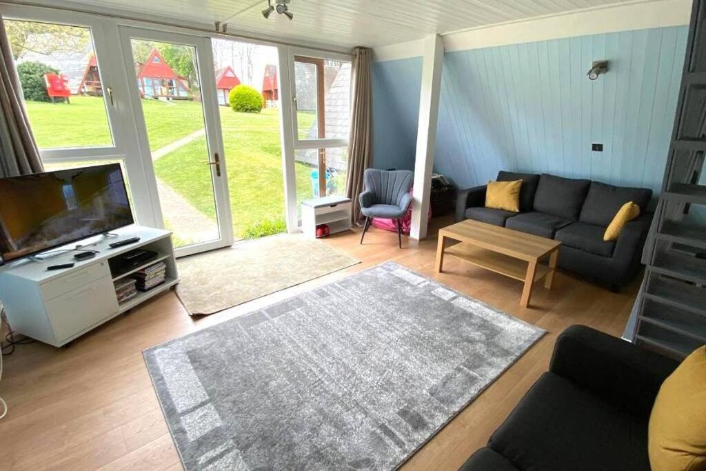 Willa Front Line Chalet With Open Sea Views & Swimming Pool In Kingsdown No14 Zewnętrze zdjęcie